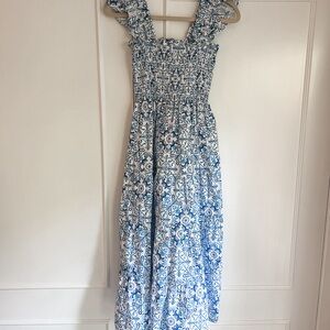 HILL HOUSE NAP DRESS. The Ellie Nap Dress in Blue and White Floral, size Small.